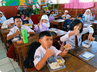 インドネシアにおける朝食機会の提供(ササハウスフーズインドネシア社)