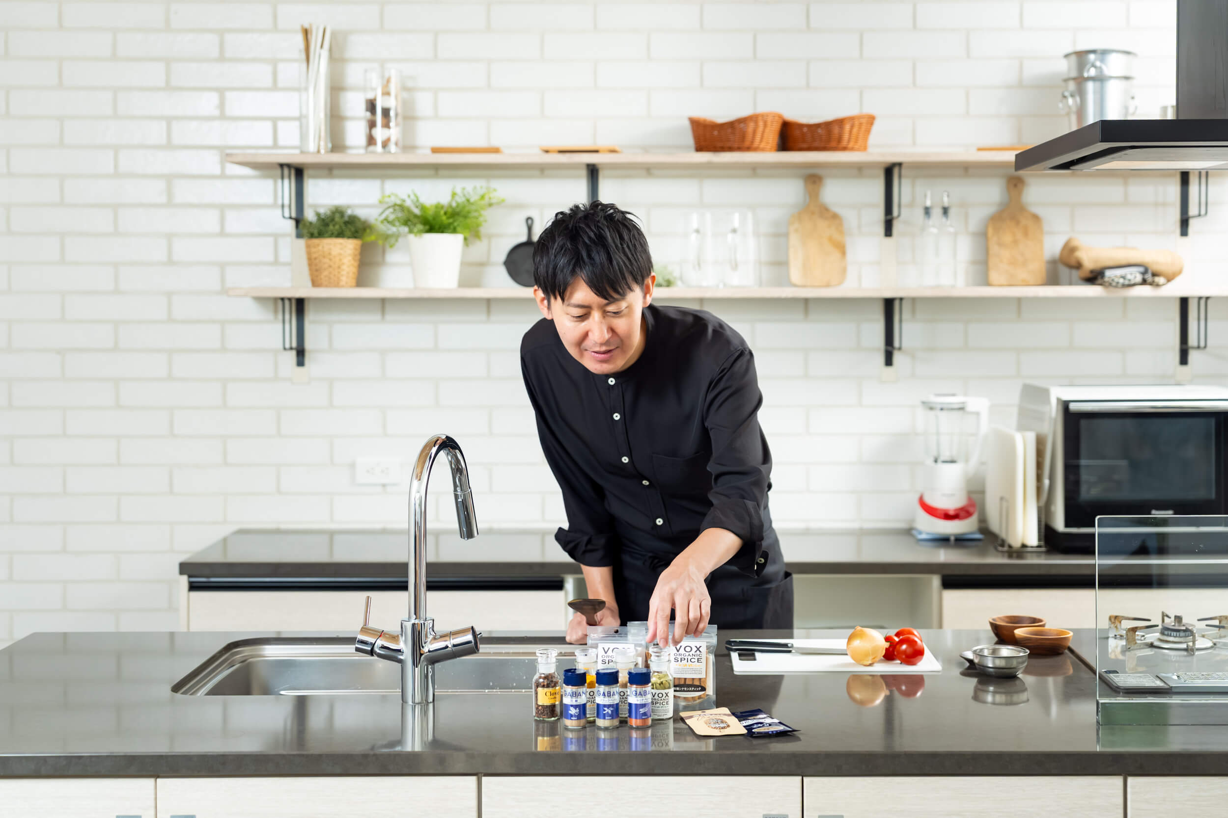 広がっていく人の輪、欠かせないのはカレー