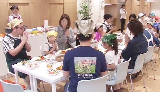 ファミリークッキングの様子