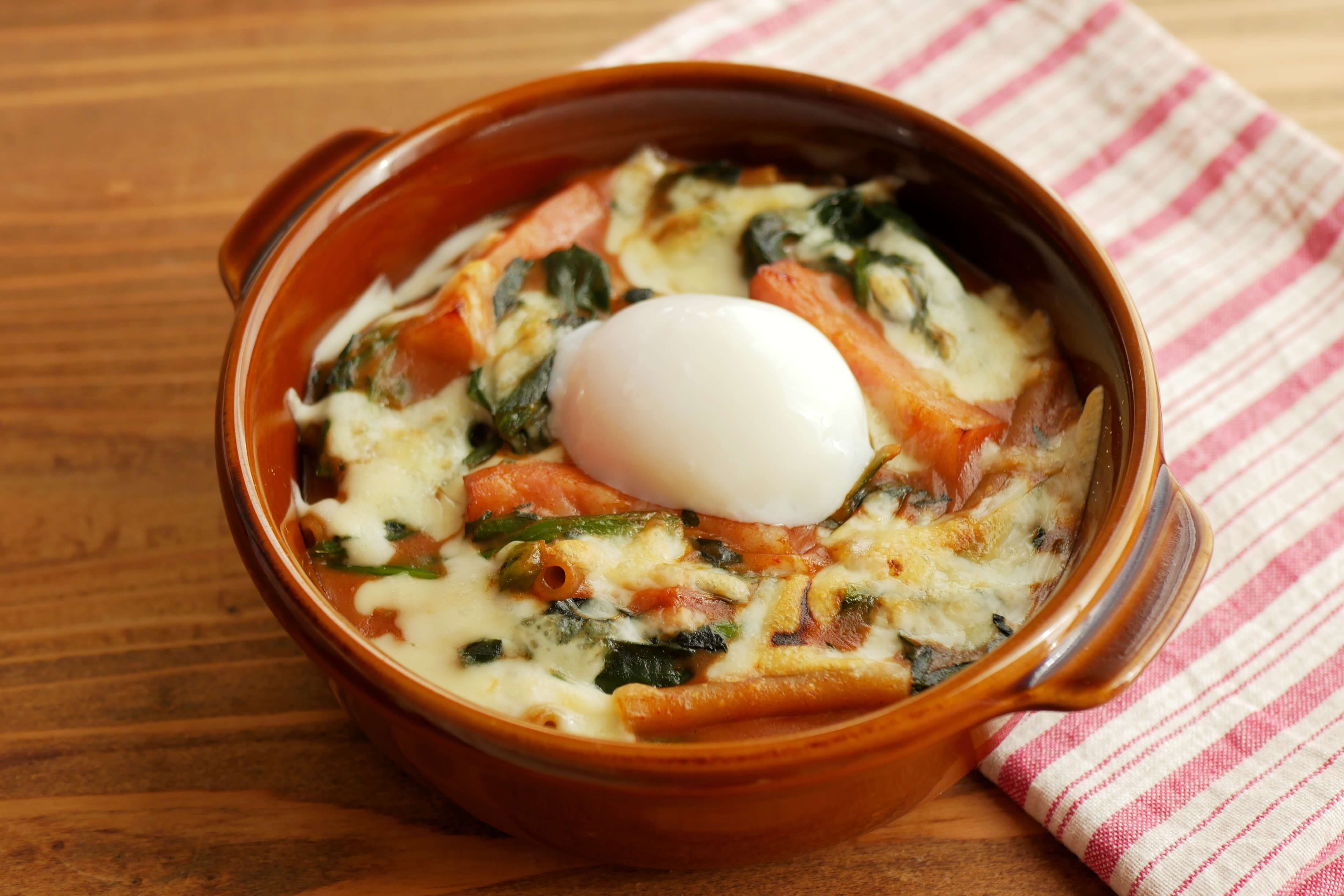 ほうれん草のミートグラタンー半熟卵のせー