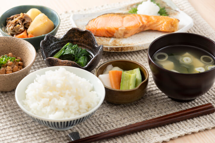 Q2. 月経が始まった娘の鉄不足が心配。食材や食べ合わせ、お茶・コーヒーなど飲み物のタイミングは？